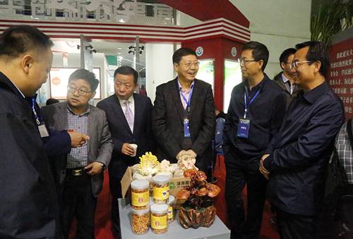 说明: http://www.yau.edu.cn/__local/1/3B/DA/1CA56283361C7AD26A8BC2DD56F_CB1D1478_6892B.jpg