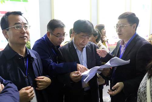 说明: http://www.yau.edu.cn/__local/5/90/3F/3D98DFF794FE6AA583F5A3469A6_69E42A1E_4BE08.jpg